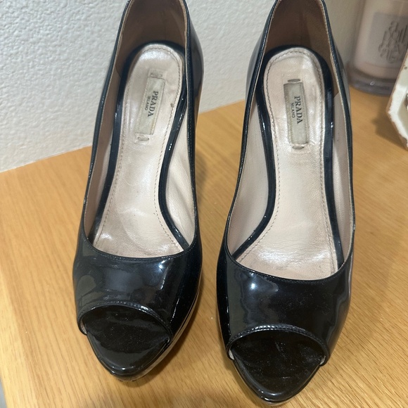 Prada peephole pump - Picture 1 of 6